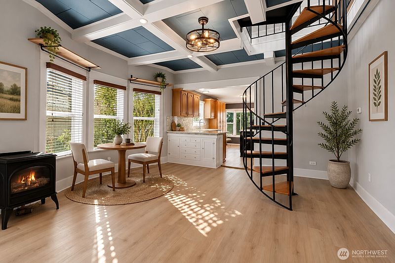 4th image of 922 6th Avenue SW