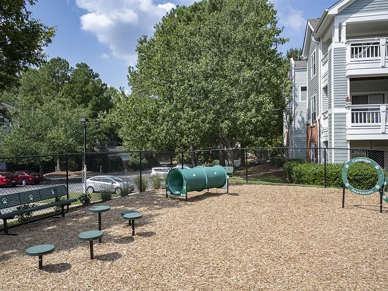 Cambridge Apartments — Photo 24