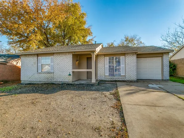 2202 Busch Dr, Arlington, TX 76014