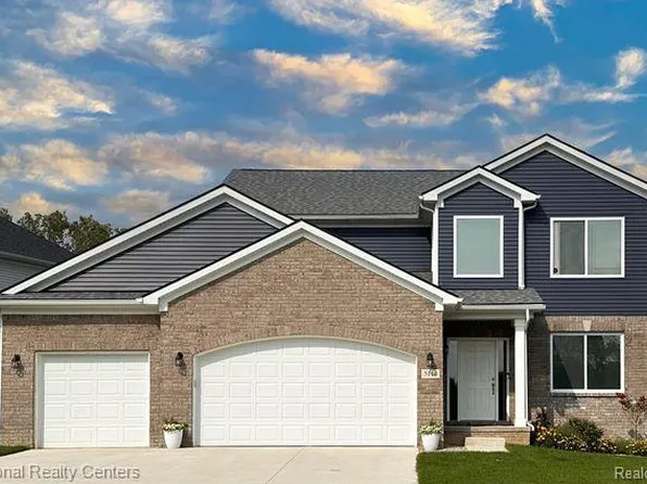 53179 Woodland Mdws, Chesterfield, MI 48047