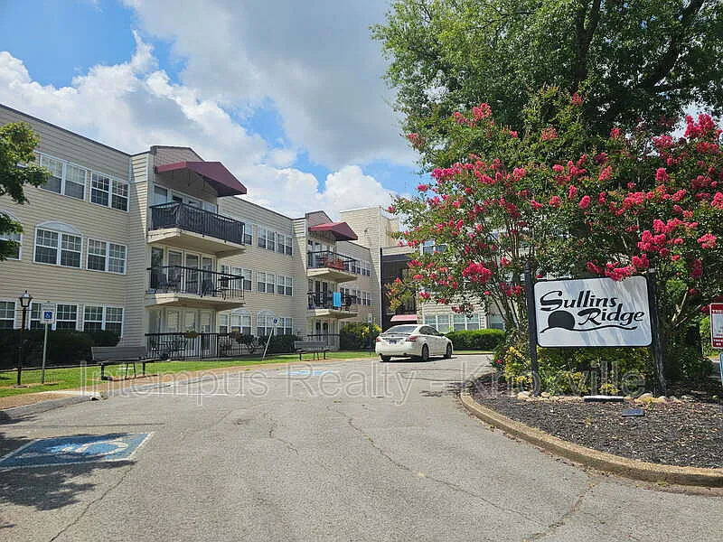 2 bed, 2.0 bath, 1075 sqft, $1,400 — Photo 2