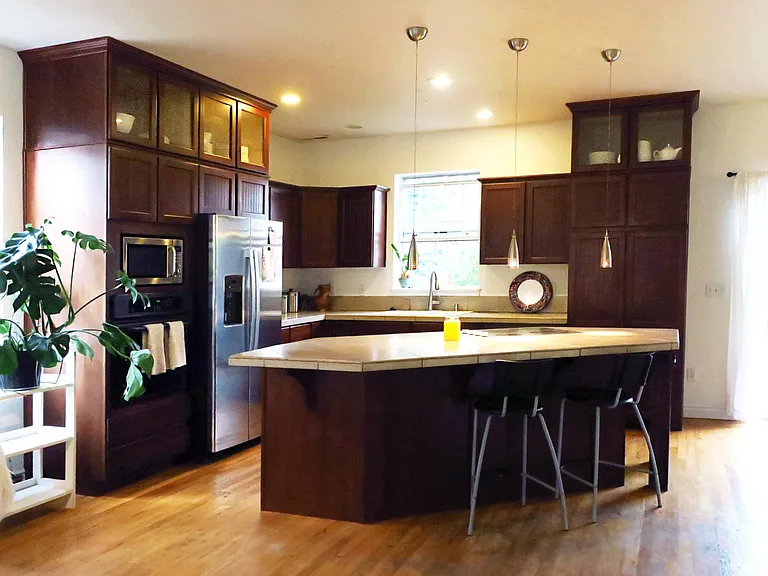 498 E Twelve Oaks Dr — Photo 3