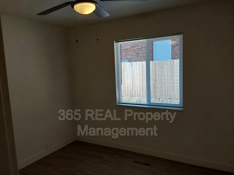 1701 Palm Dr #3 — Photo 8