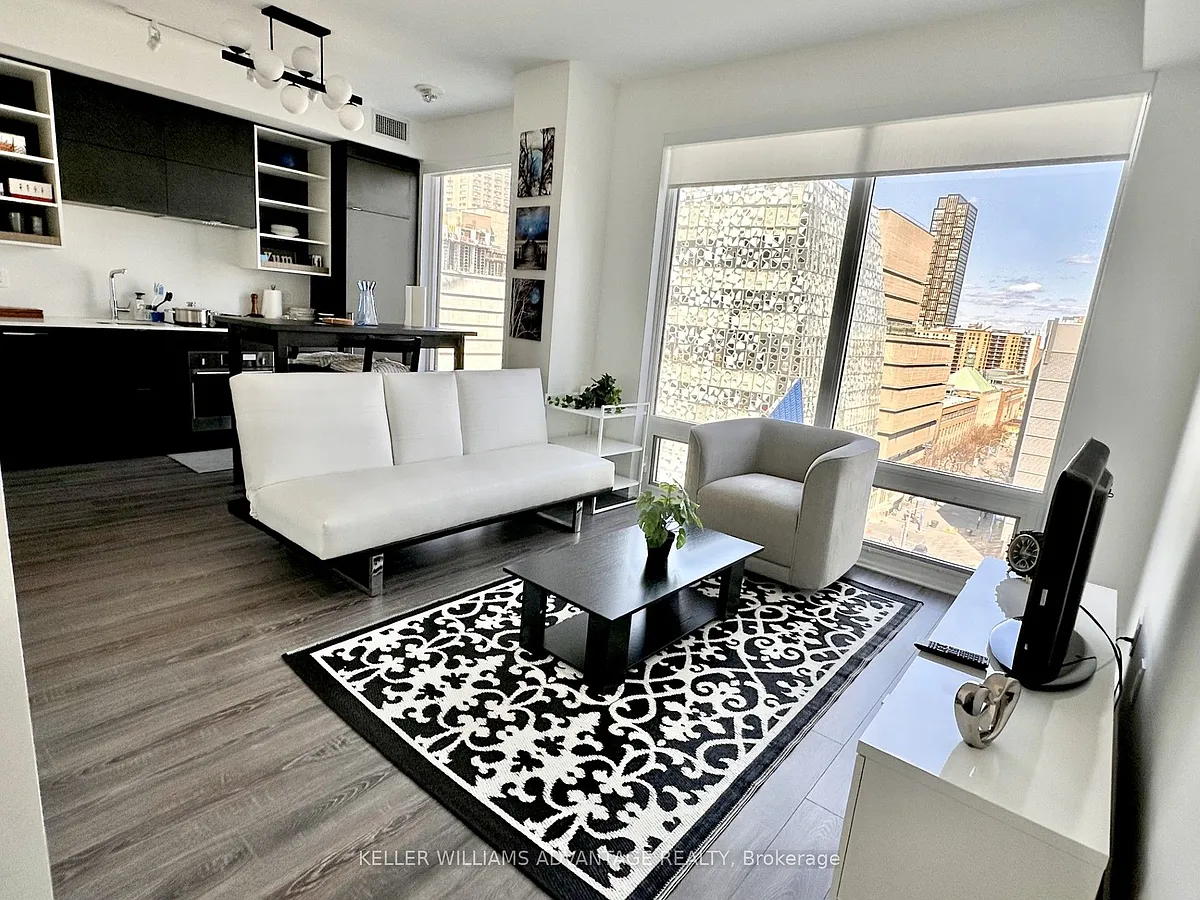 Photo 1 of 17 - 20 Edward St #802 - Toronto, ON Primary Photo - 20 Edward St #802