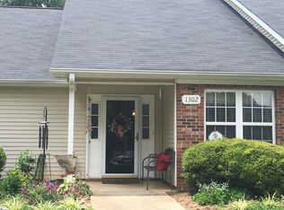 1302 Wenwood Ct, Greenville, SC 29607