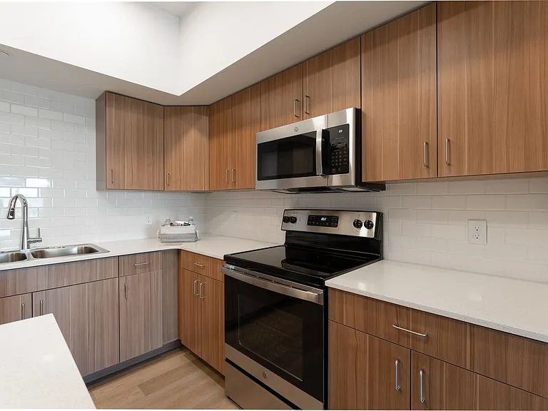 Zimmerman Luxury Apartments — Photo 22