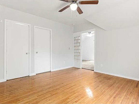 5th image of 2314 2nd St NE