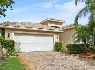 2035 Grey Falcon Cir SW, Vero Beach, FL 32962