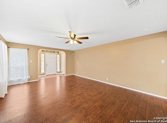 3rd image of 3931 Nuttall Oak Dr