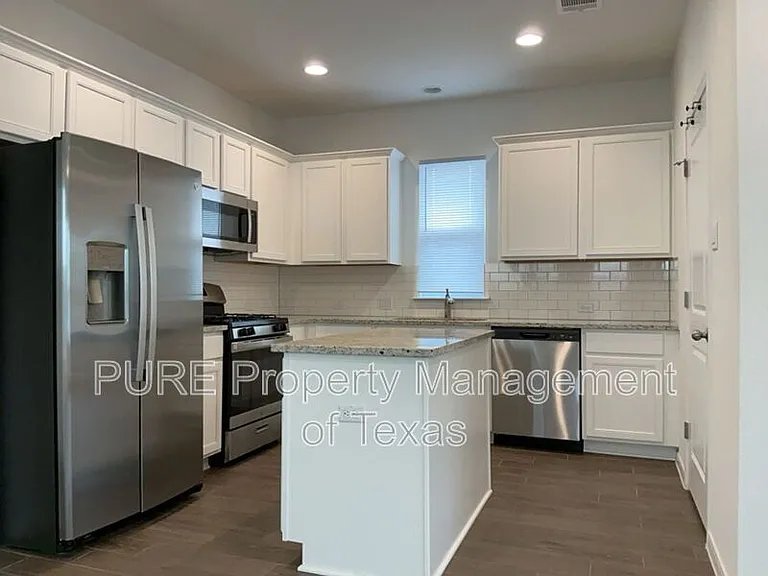 17901 Giglio Way — Photo 9
