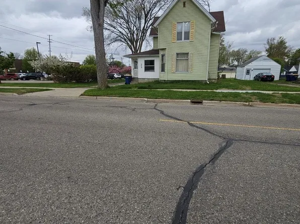 209 E Corunna Ave, Corunna, MI 48817