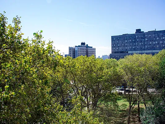 Sold by Sotheby's International Realty | media 14