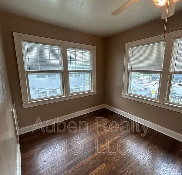 5405 Harrison St #2F — Photo 9