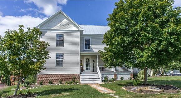 1st image of 441 Grovemont Pl