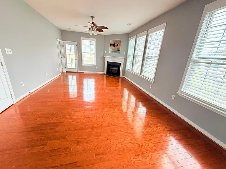 850 Parkland Pl #1 — Photo 5