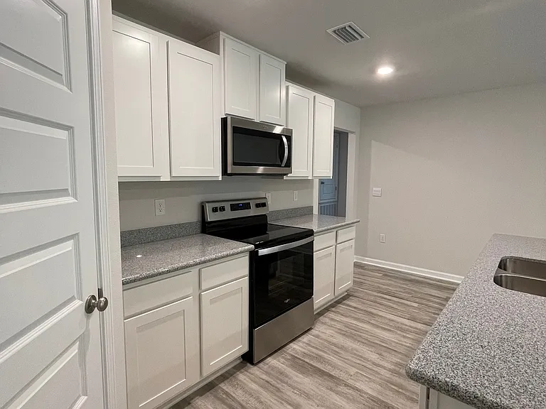 8661 Pathstone Blvd — Photo 36
