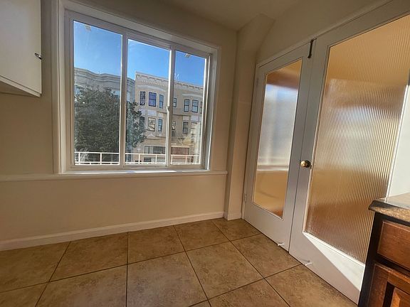 3rd image of 990 Jackson St #3
