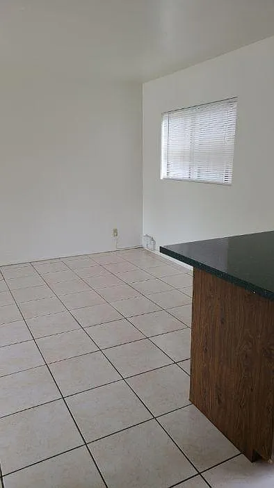 Building Photo - 327 Crest Ave #1