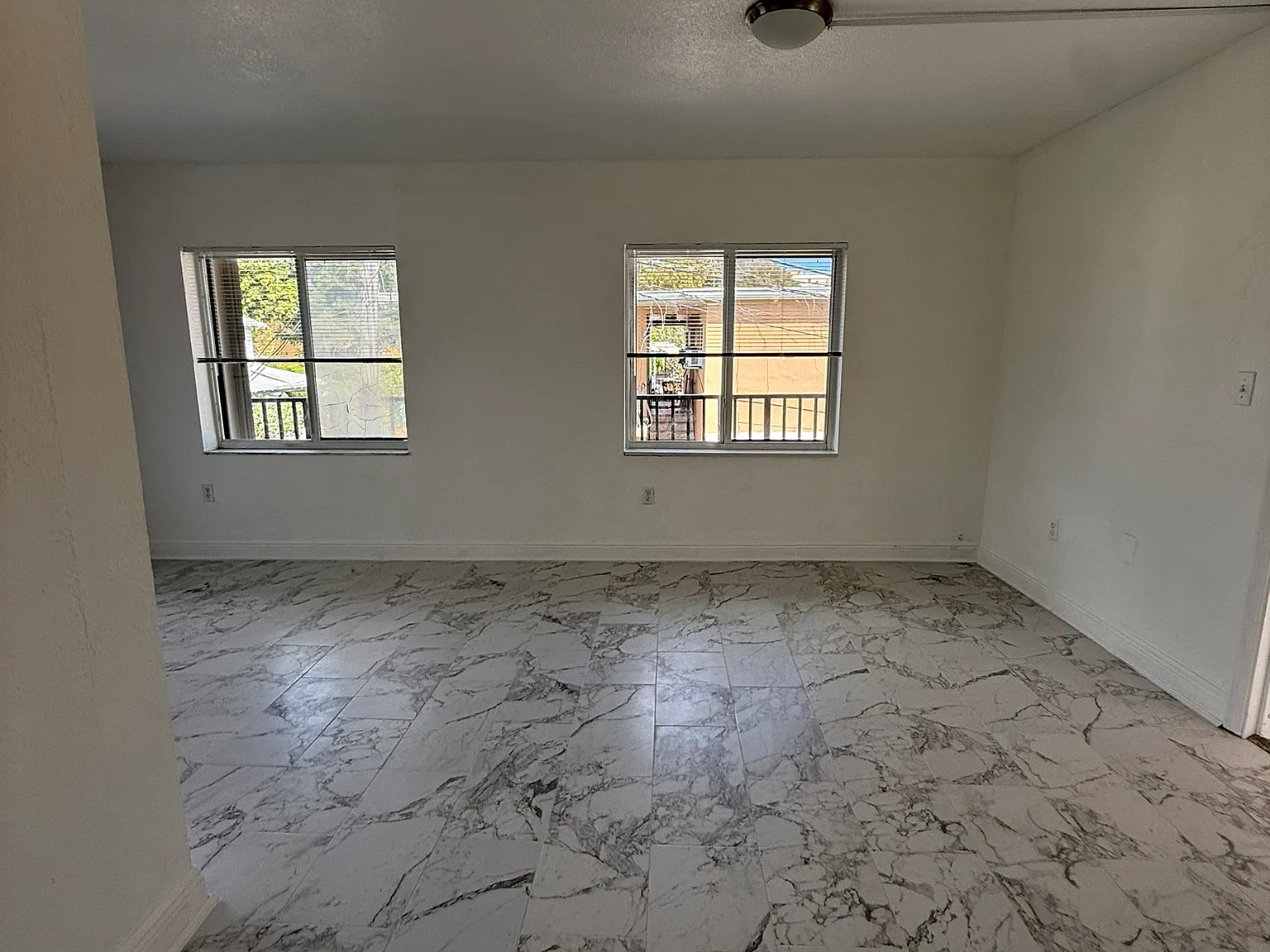 420 SW 14th Ave — Photo 2