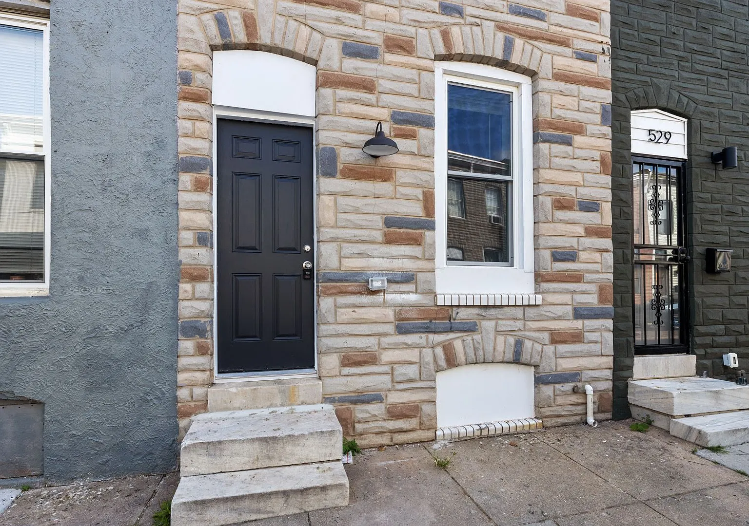 Newly Renovated 2 Bedroom and 1.5 Bath — Photo 2