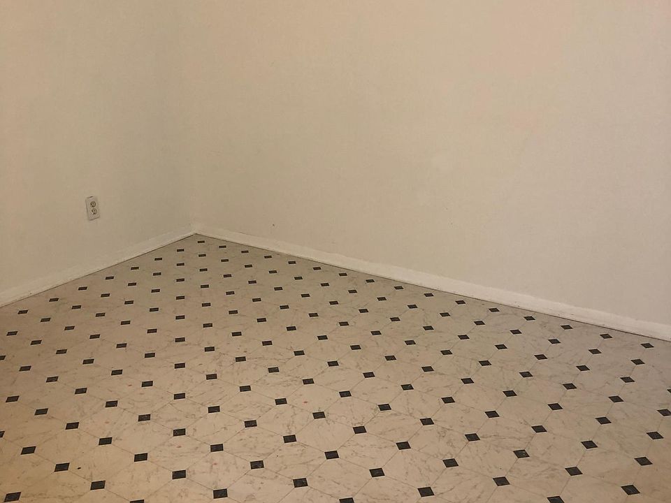 1st image of 219 Evergreen St