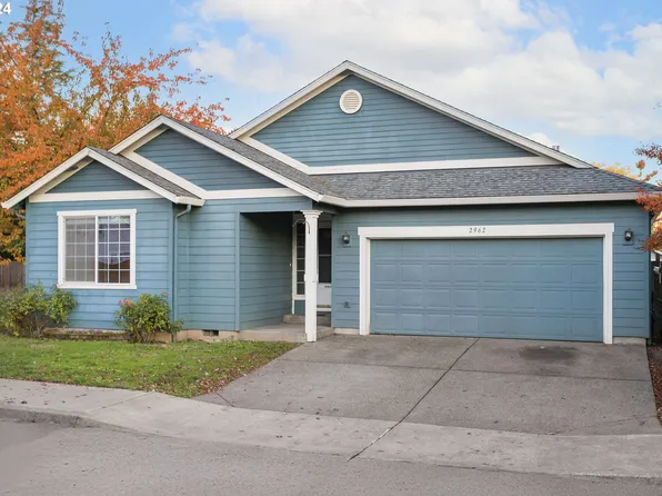 2962 Walnut Ct, Hubbard, OR 97032
