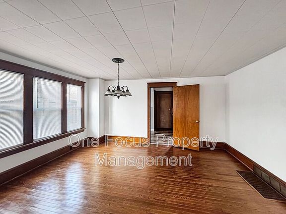 4th image of 1014 Louisa St