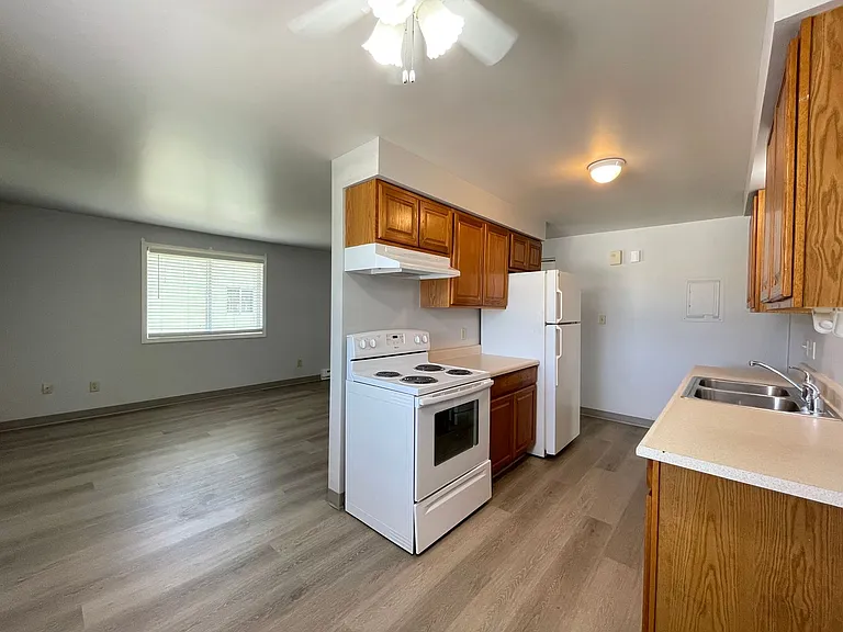 1831 E Marshall Ave — Photo 6