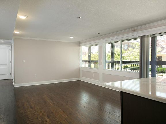 5th image of 4544 Summit St #46