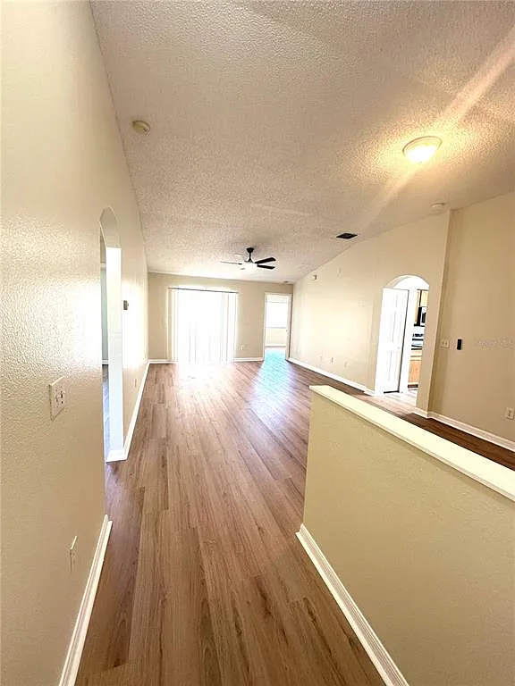 3 bed, 2.0 bath, 1270 sqft, $1,925 — Photo 2