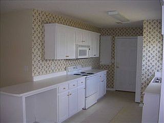 3rd image of 820 Sunny Slope Dr