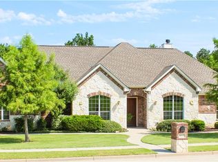 2113 Clear Creek Dr, Weatherford, TX 76087