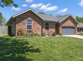 875 W Cambridge Ave, Nixa, MO 65714