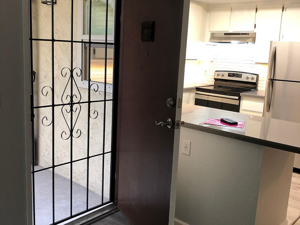 Screen door
