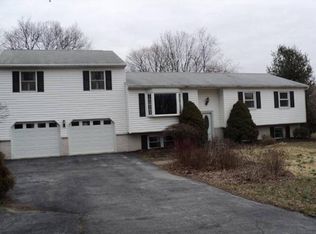 42 Oak Tree Rd, Hummelstown, PA 17036
