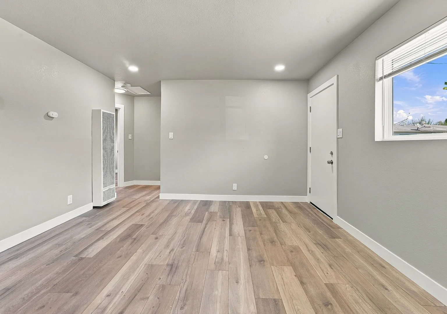 Freshly Remodeled 2 Bed, 1 Bath in Hayward | Modern Finishes & Turf Backyard — Photo 2