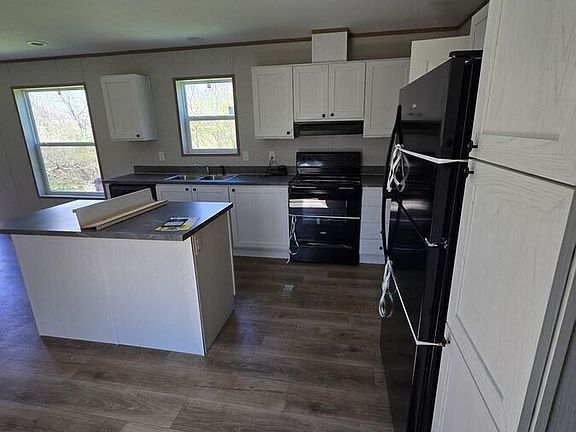 3rd image of 16201 E Elm St