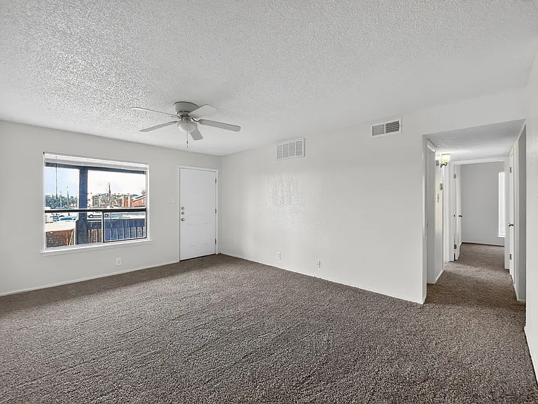 Quail Run Apartments — Photo 31