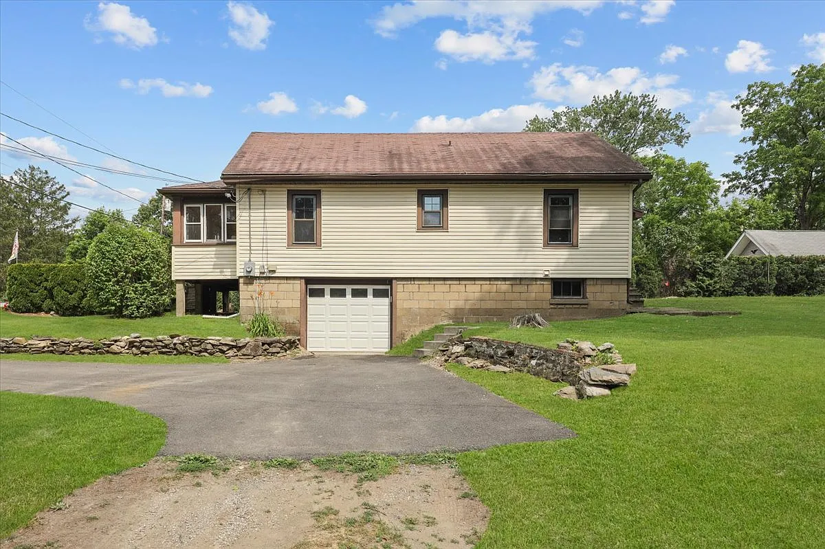 2 bed, 766 sqft, $2,350 — Photo 3