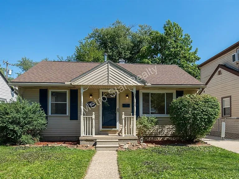 23084 Pilgrim Ave — Photo 1