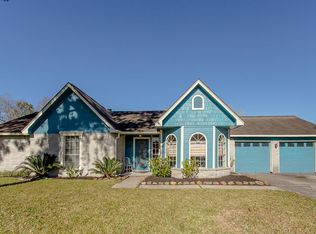 1310 Edinburgh Dr, Friendswood, TX 77546