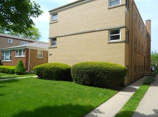 2137 Howard St APT 2S, Evanston, IL 60202