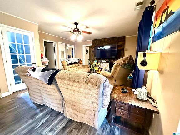 4th image of 130 Green Pond Rd