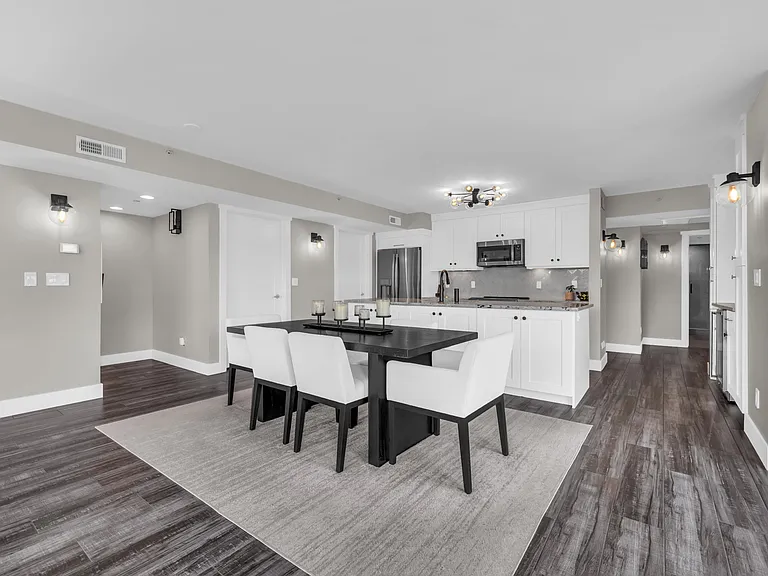230 E Broadway S #1209 — Photo 3