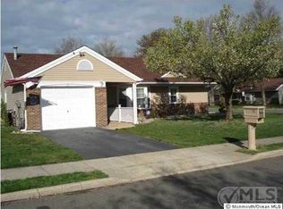 25 Canterbury Dr, Forked River, NJ 08731