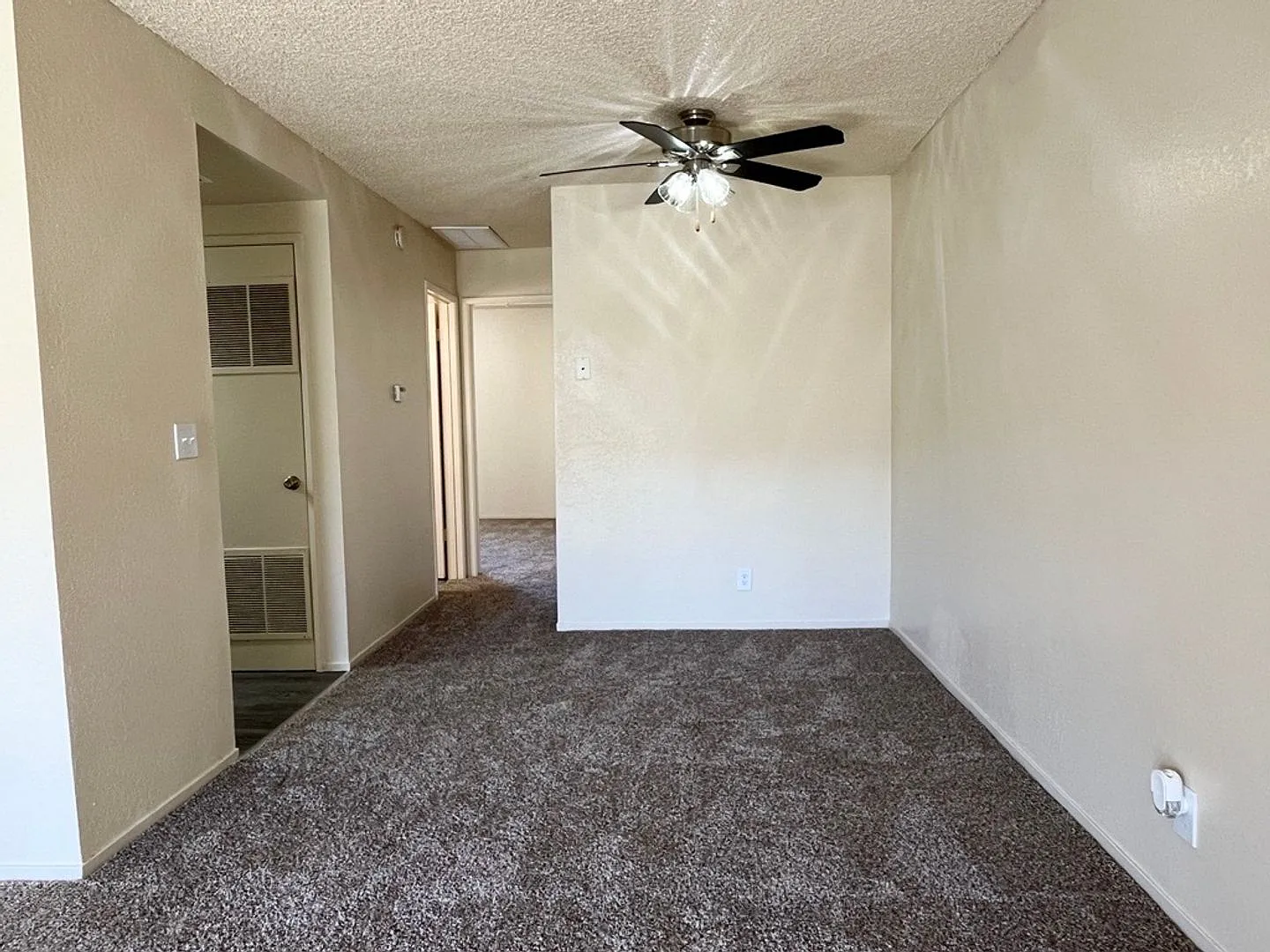 Merit Manor Apartments — Photo 4