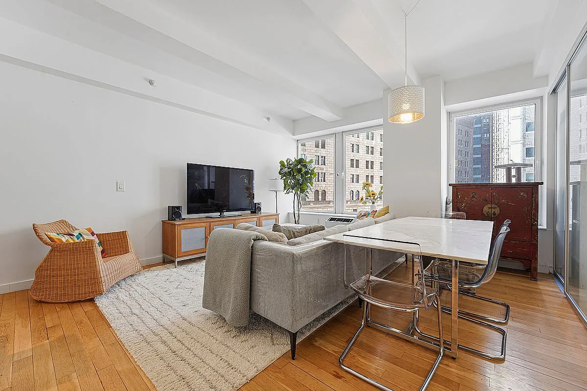 90 William St APT 6B photo 1