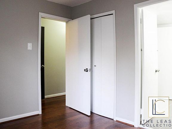 3rd image of 3047 Hawthorne Dr NE #1