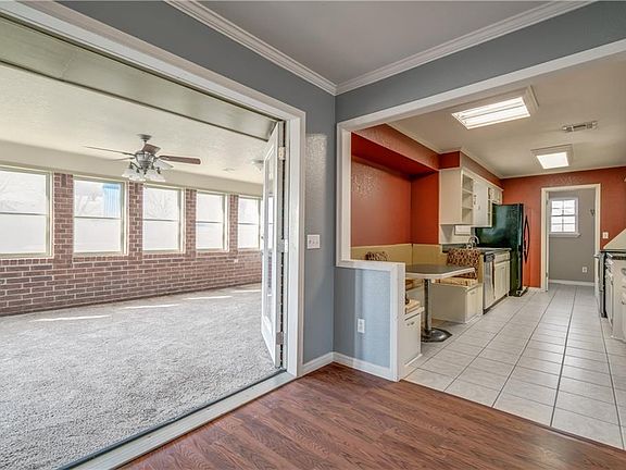 5th image of 1605 Westlawn Dr