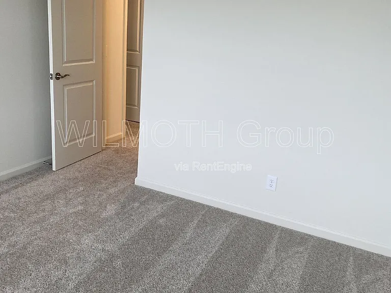 7246 Selah Ln — Photo 10